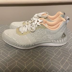 Women’s Reebok sneakers, size 7